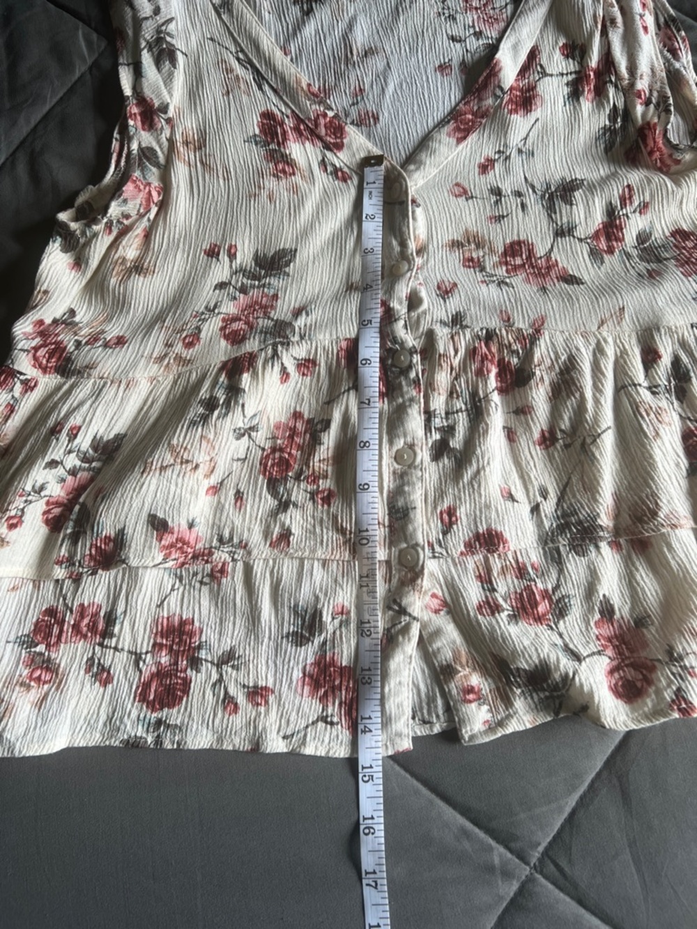 American Eagle Outfitters Cream Floral V-Neck Tiered Tank - Picture 4 of 4